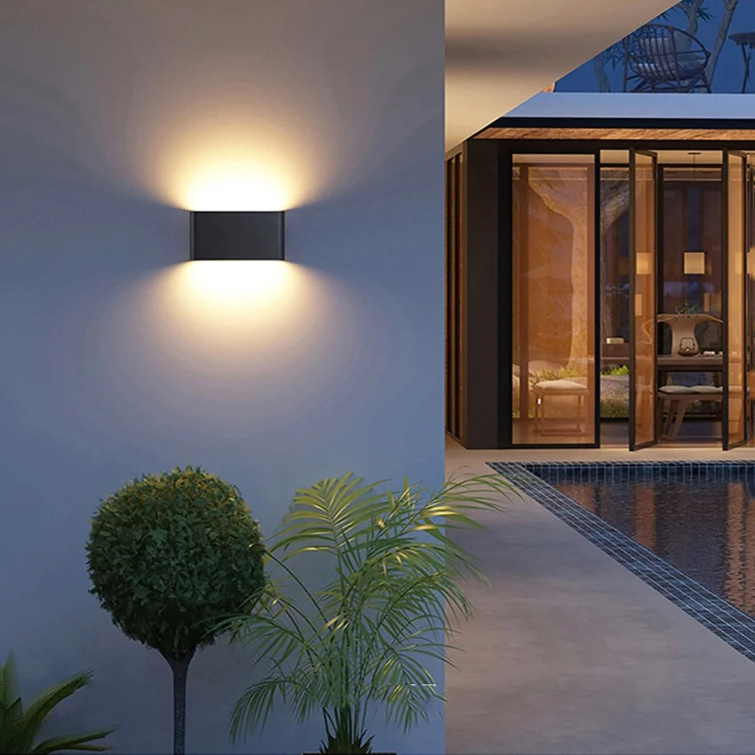 Applique murale noire terrasse 